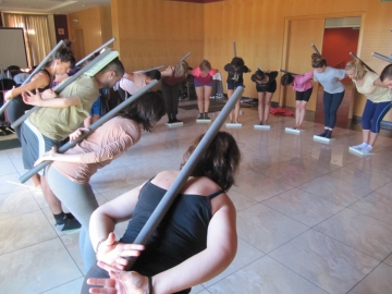 En Centro Kineos Barcelona trabajamos el Stretching Global Activo SGA, clases particulares y en grupo. ¡Infórmate!